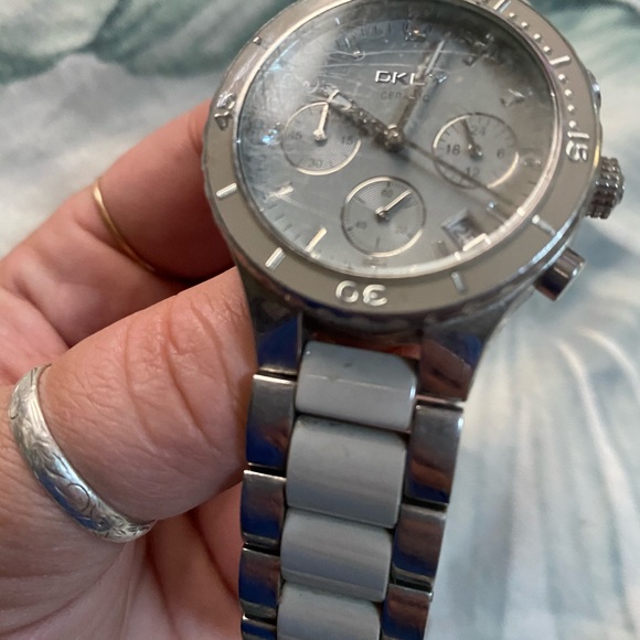 MAKE OFFER NEED GONE DKNY Wristwatch - Picture 2 of 4